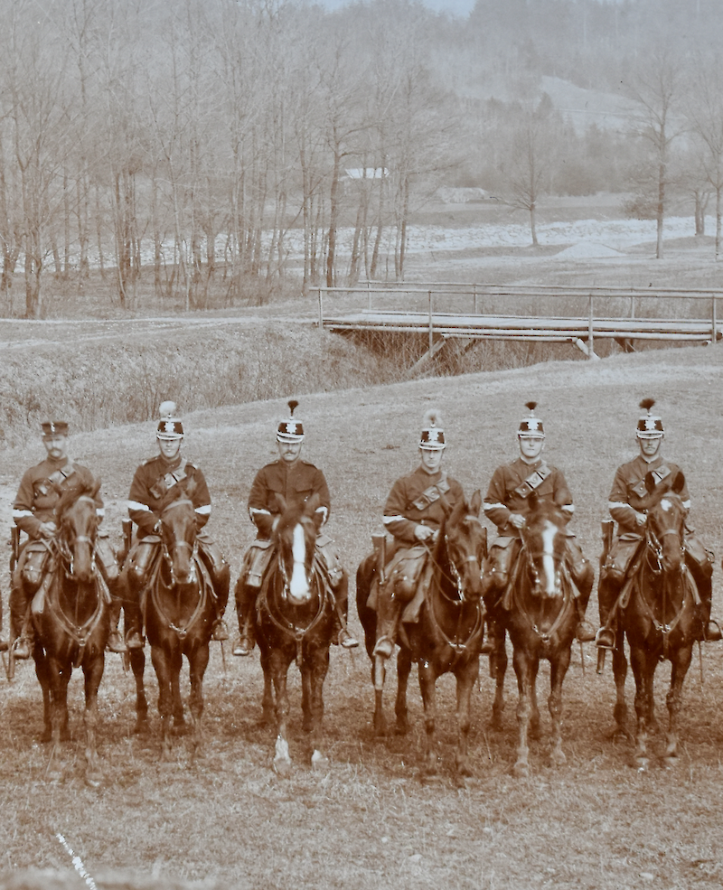 Kavallerie auf der Allmend (Foto Ortsmuseum Wollishofen)