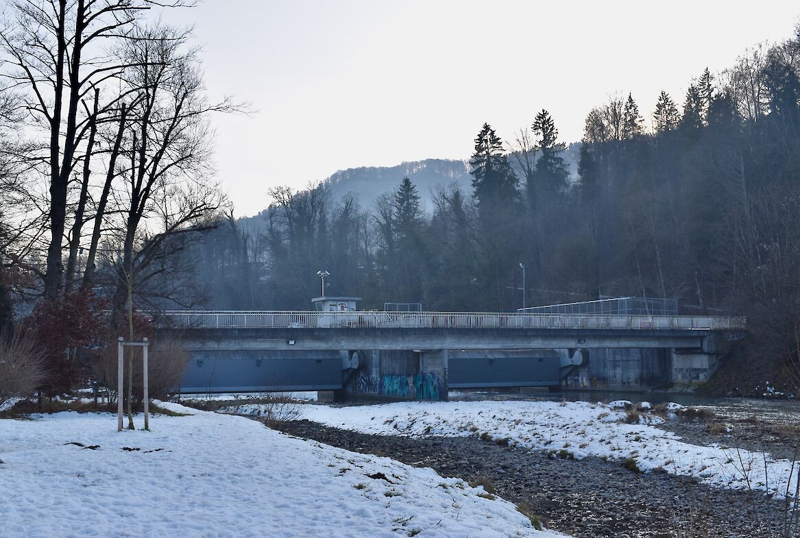 Die Gänziloobrücke 2026. Unterhalb der Brücke sind die Schürzen des Eisbrechers zu sehen. (Foto: weingartenexpo)