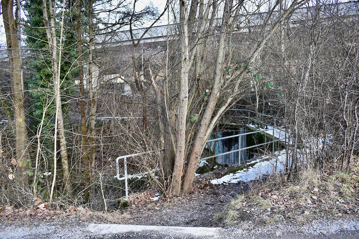 Der Kanal wird durch die Green City unterirdisch geführt und tritt nach den Autobahnbrücken wieder ins Offene. (Foto: weingartenexpo)